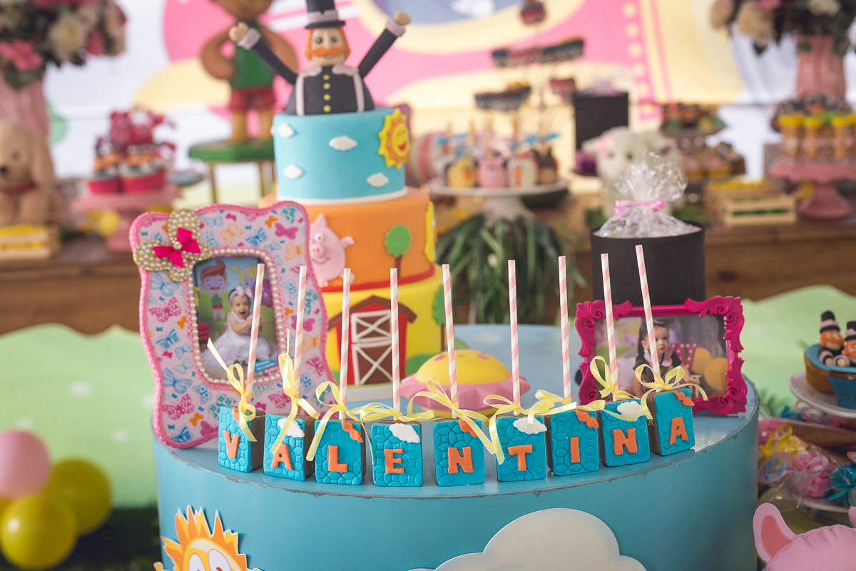 Decoração Mundo do Bita na Fazendinha sítio mania de verde em Magé/RJ