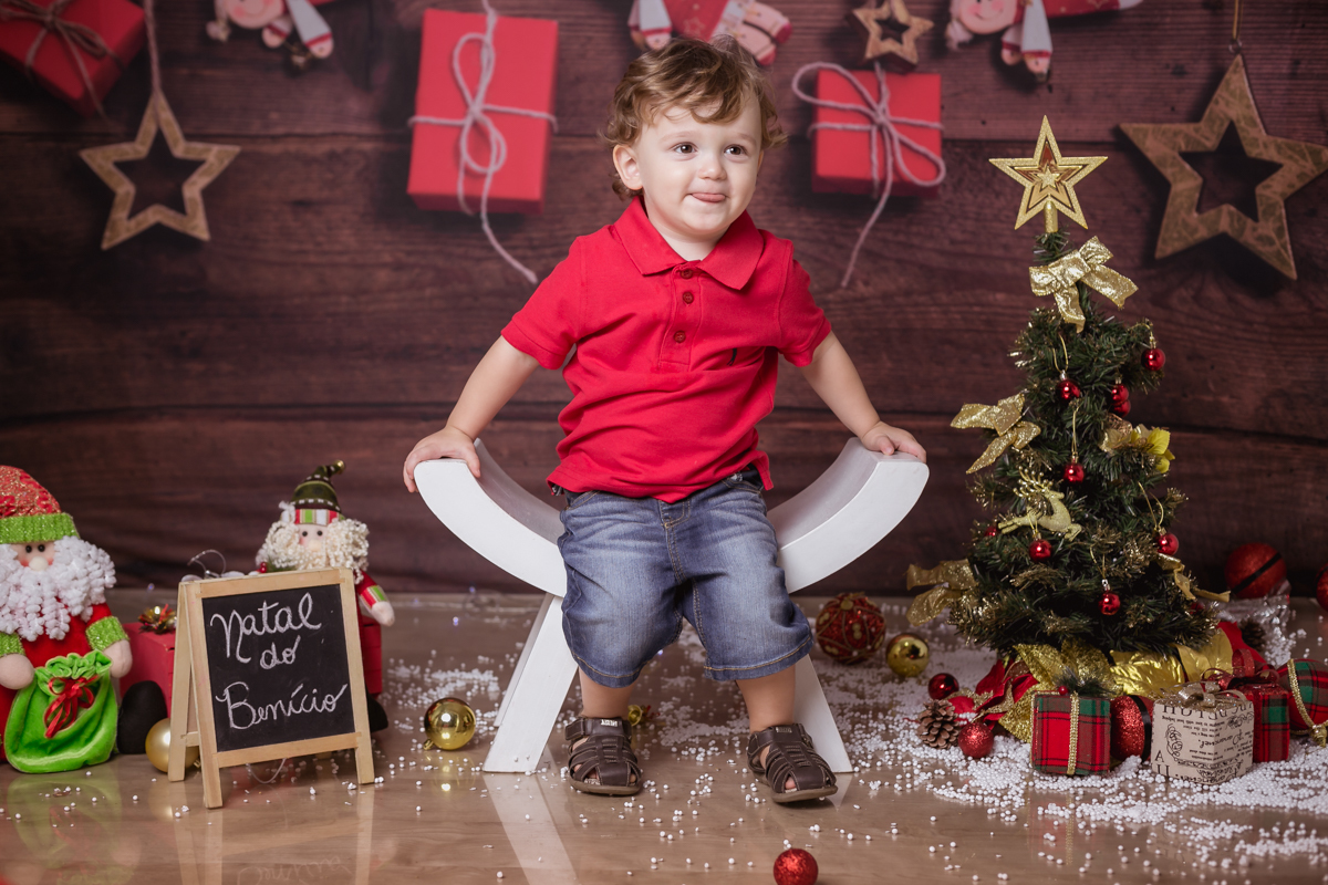 Fotografia infantil em ensaio temático de Natal