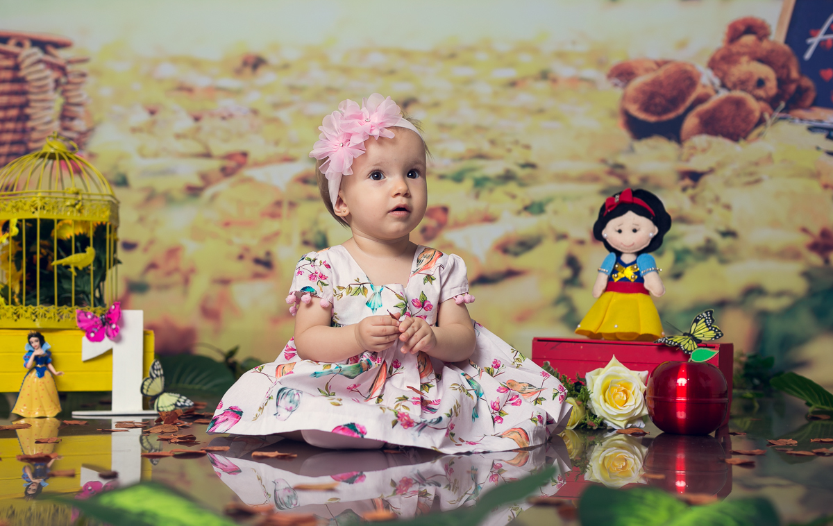 Ensaio fotográfico infantil tema Branca de neve