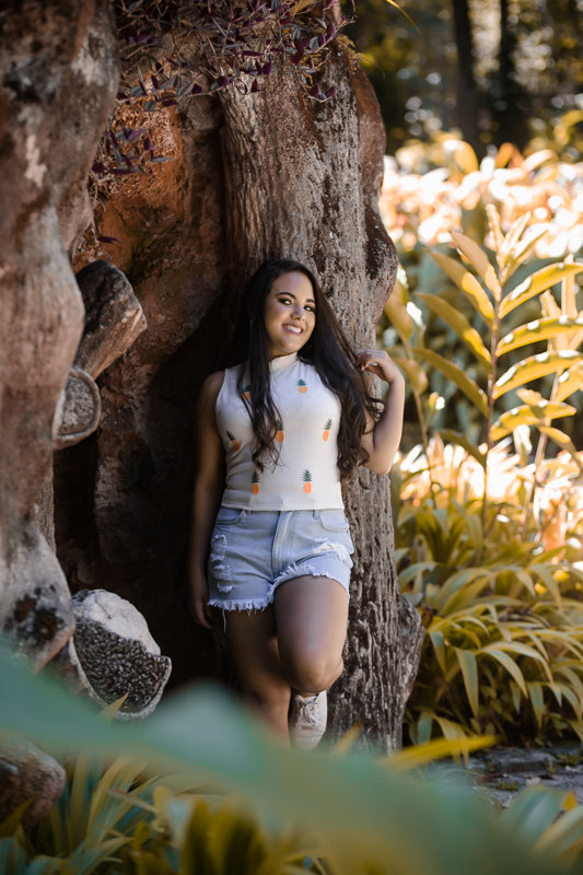 Foto em ensaio de debutante na gruta realizado no Parque Lage-RJ