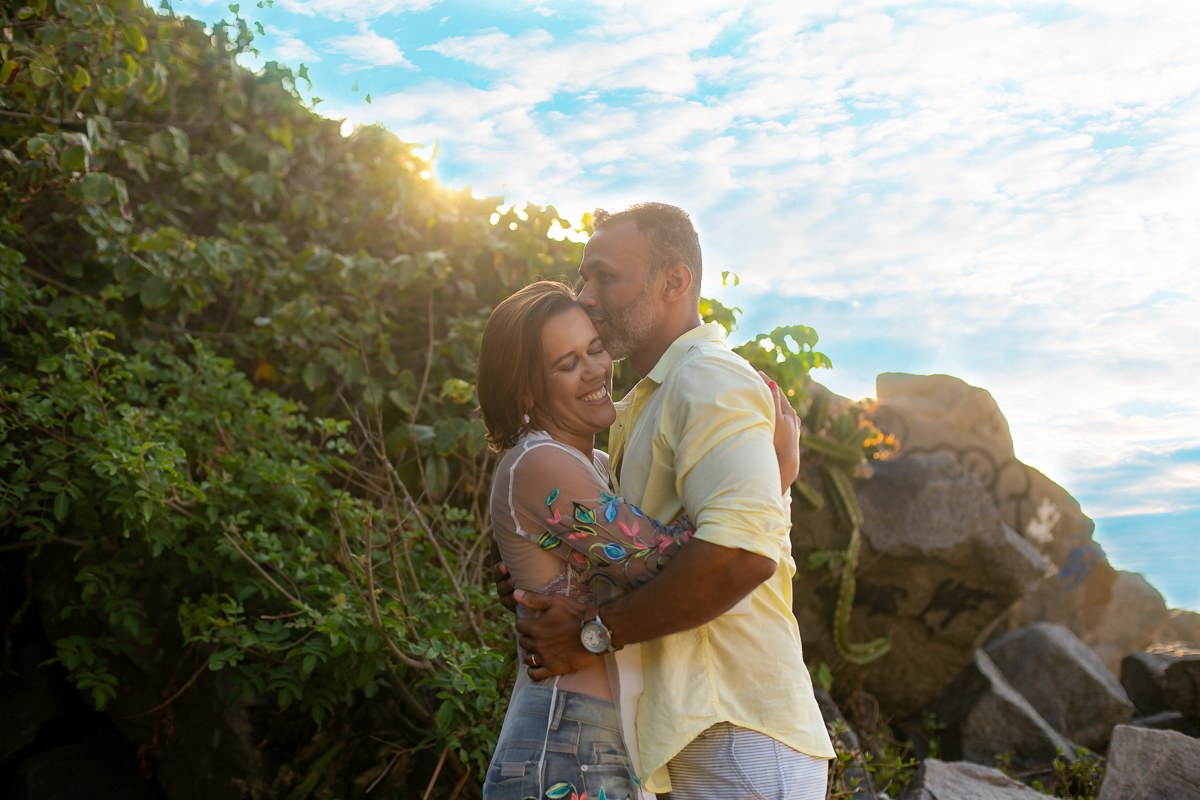 Ensaio fotográfico de casal na prainha/rj