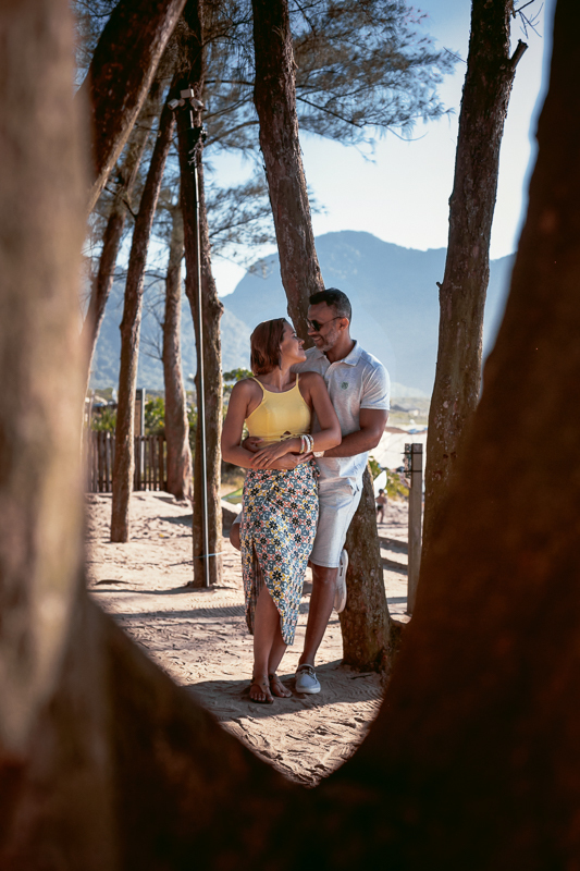 book fotográfico de casal comemorando bodas de Estanho/RJ