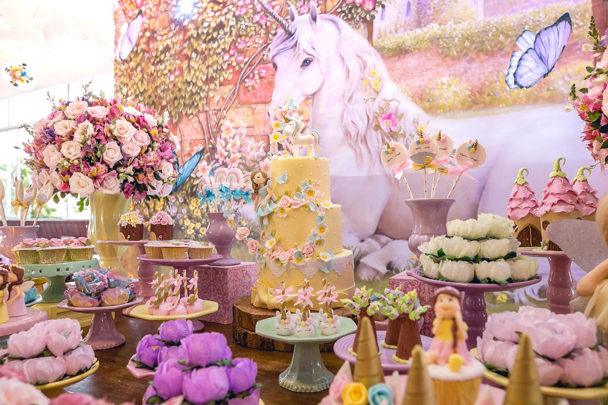 Painel sublimado unicórnio em festa luxo condomínio pontões da barra/RJ