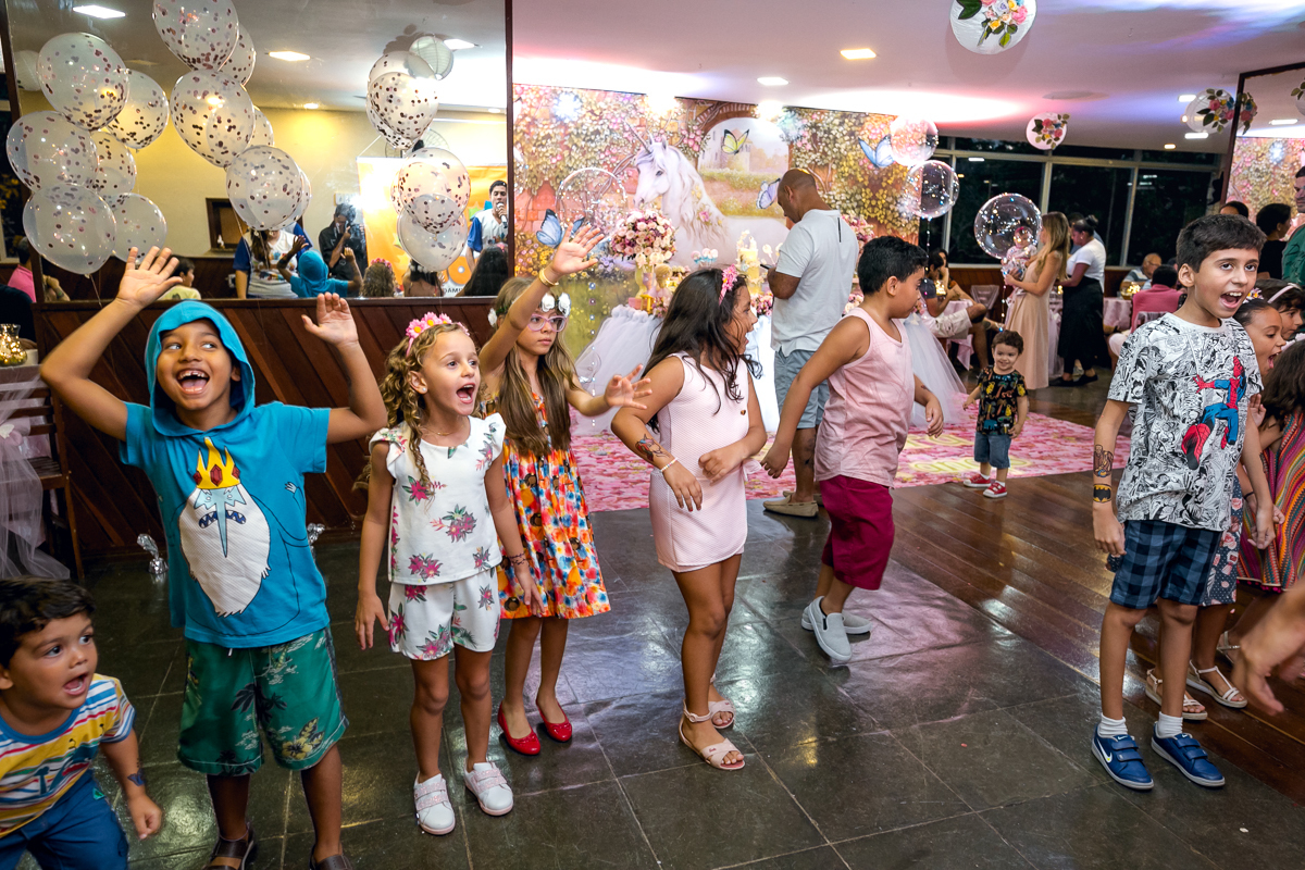 brincadeiras no aniversario  da Isadora de 7 anos em condomínio pontões da barra