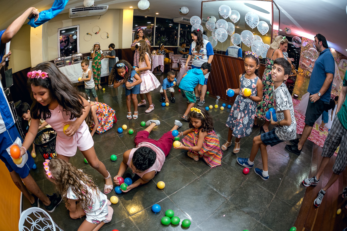 brincadeiras e  animação em festa infantil em condomínio pontões barra da Tijuca