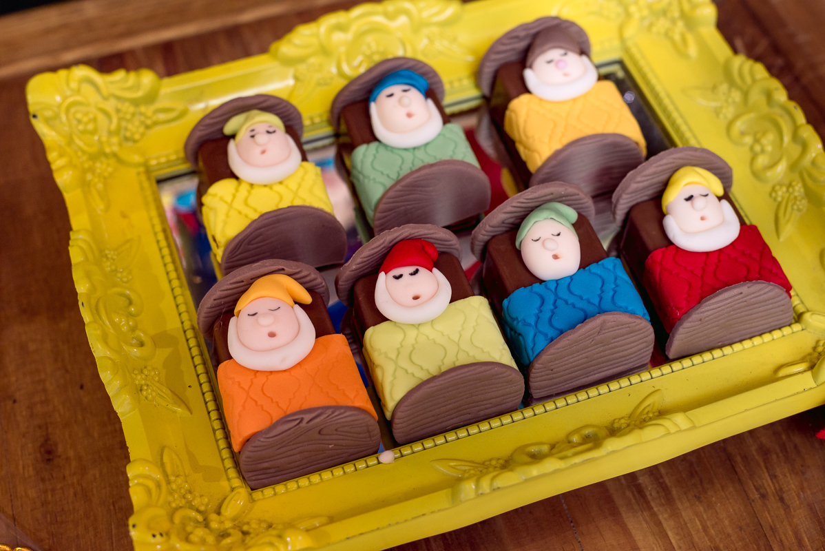  docinhos modelados dos sete anões em casa de festa mundo dos sonhos/Bangu 