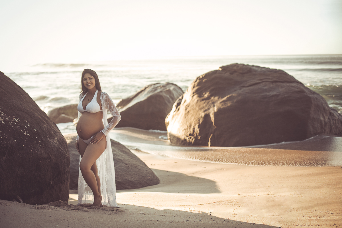 ensaio fotográfico na praia gestante
