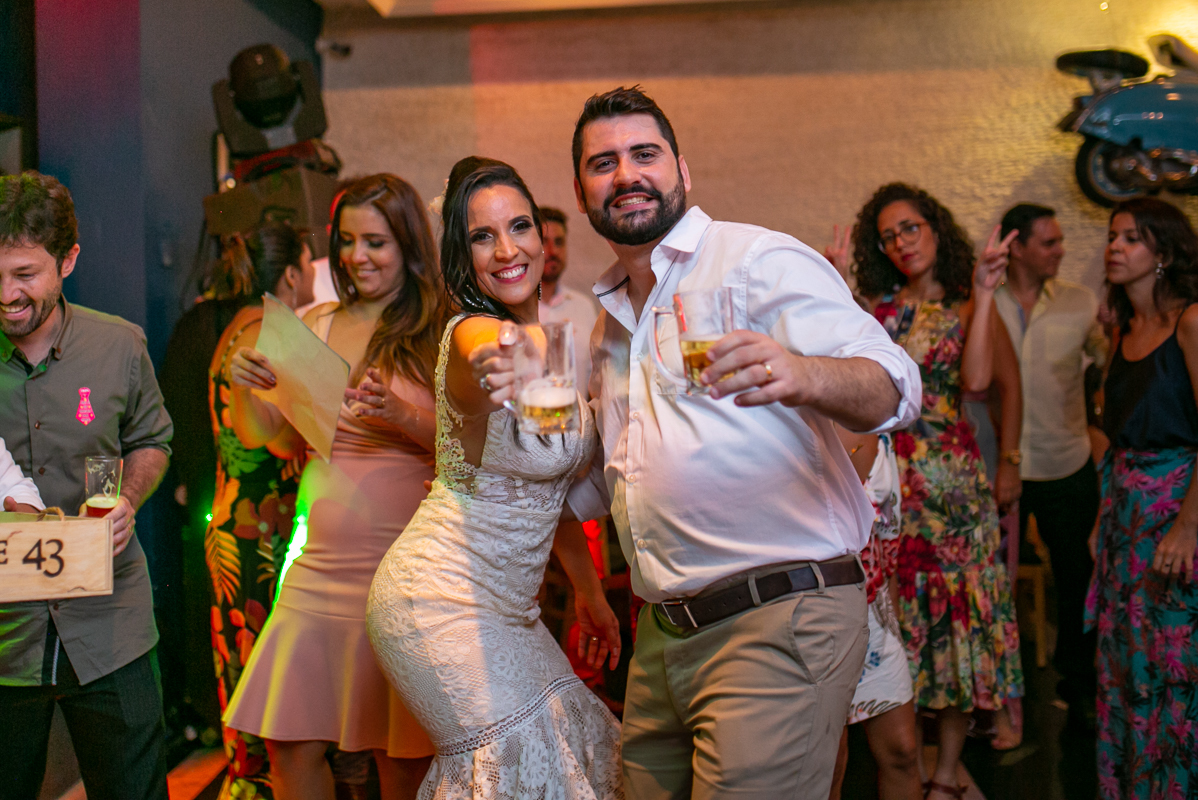 brinde dos noivos com muito chop em sua festa na churrascaria baby beef barra