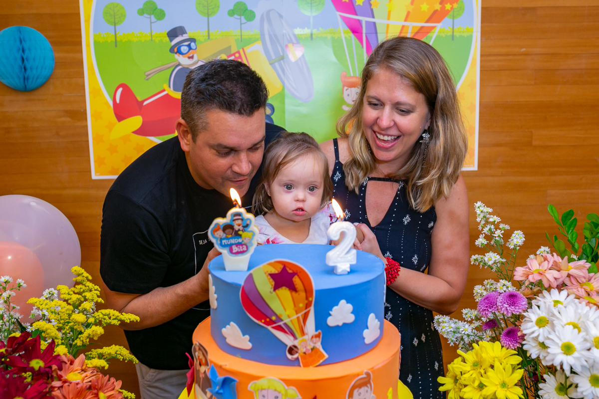 fotografia de família hora da apagar as velinhas-mundo bita