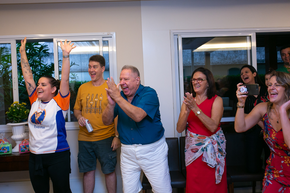 animação dos convidados em festa de   anos do mundo bit-condomínio reserva laranjeiras