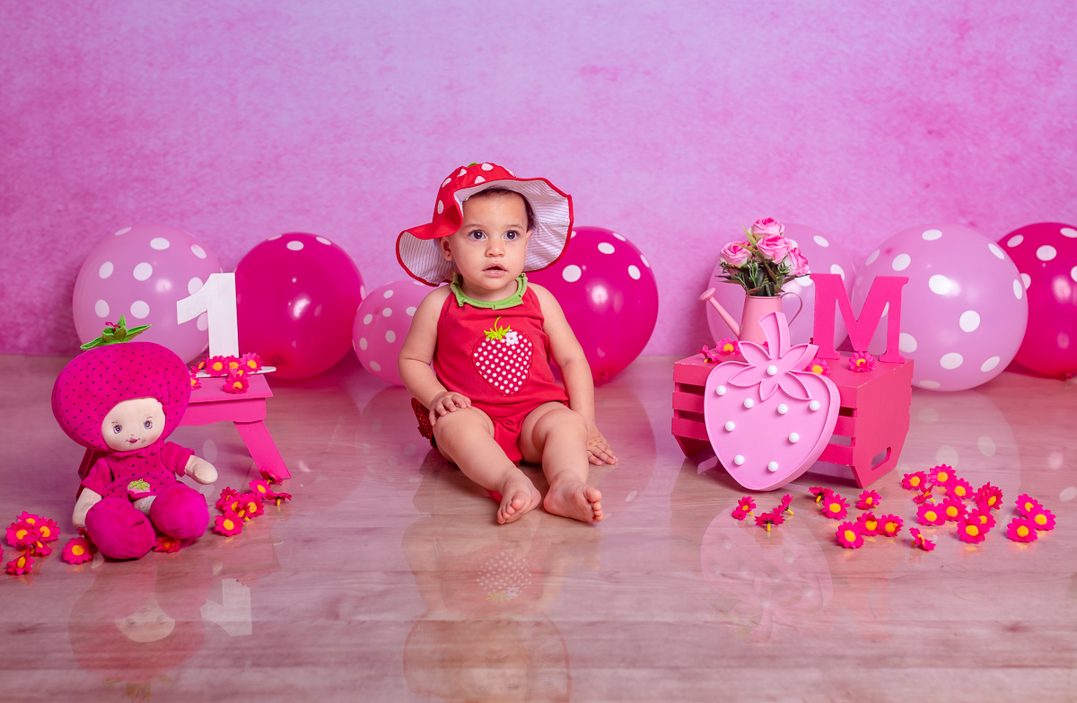 Book  fotográfico infantil temático  em estúdio da moranguinho