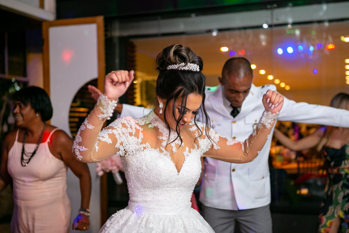 dança dos noivos na pista em bistrô 160/Campo Grande/RJ