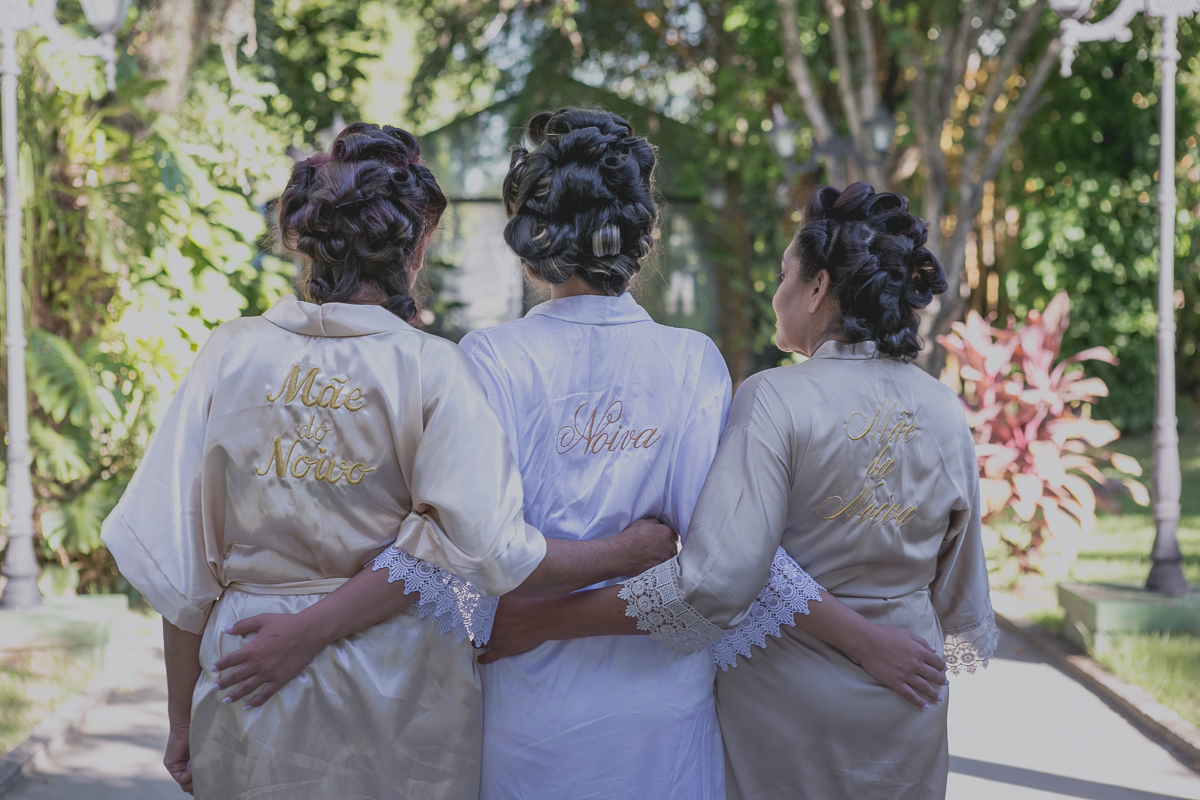 mãe e sogra da noiva nos bastidores do making -of na casa de festas bistrô 160