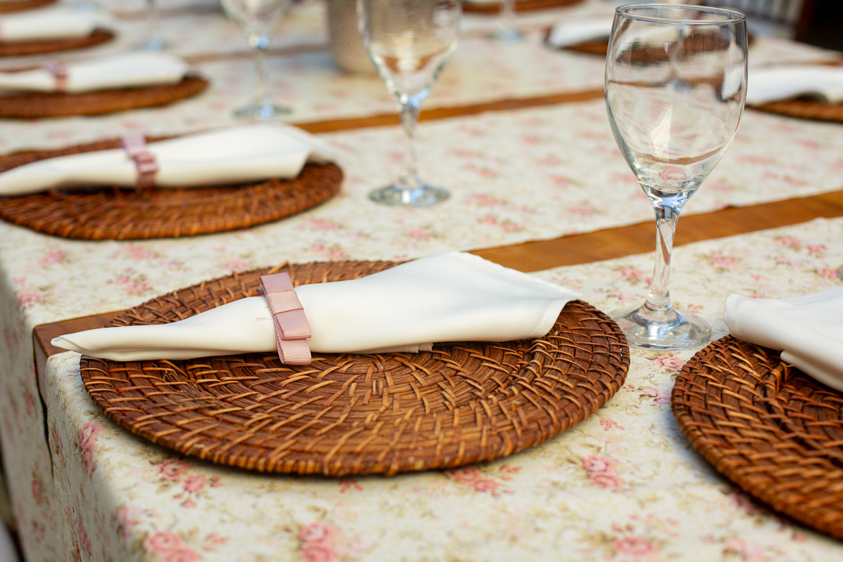Suplar em madeira na Decoração mesa de jantar  em casamento  no Bistrô 160