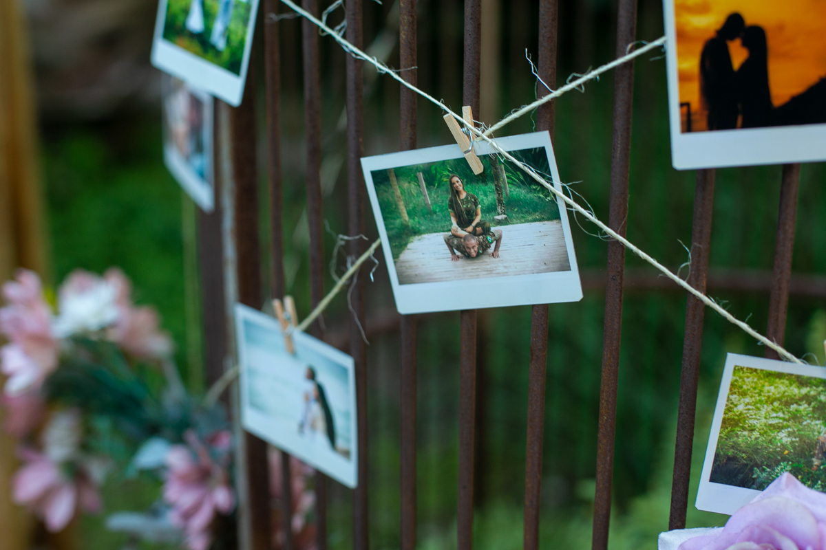 Mural com fotos dos noivos em Casa de Festas Bistrô 160-Campo Grande RJ