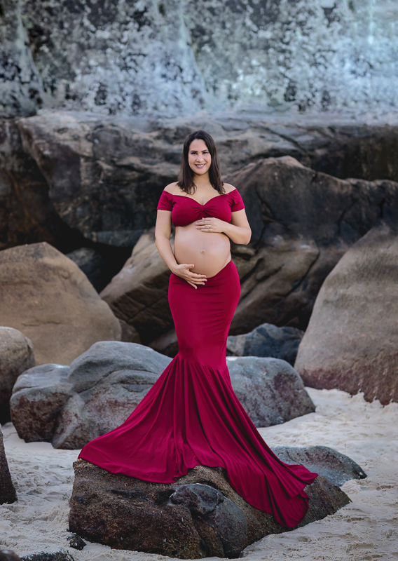 gestante sereiando em seu ensaio fotográfico