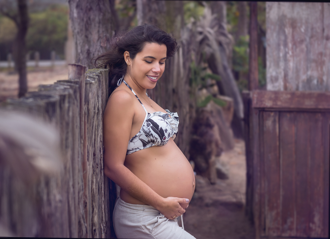 fotografia de gestante externo em praia RJ