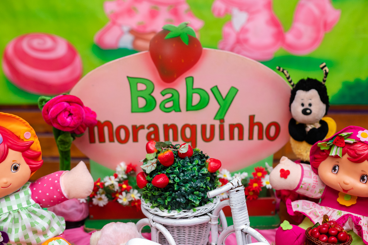mesa tema baby moranguinho em casa de festas em vila valqueire-RJ
