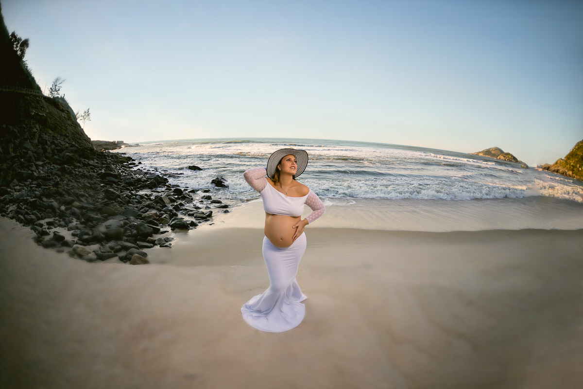 Ensaio gestante na praia-fotografia de grávidas-RJ