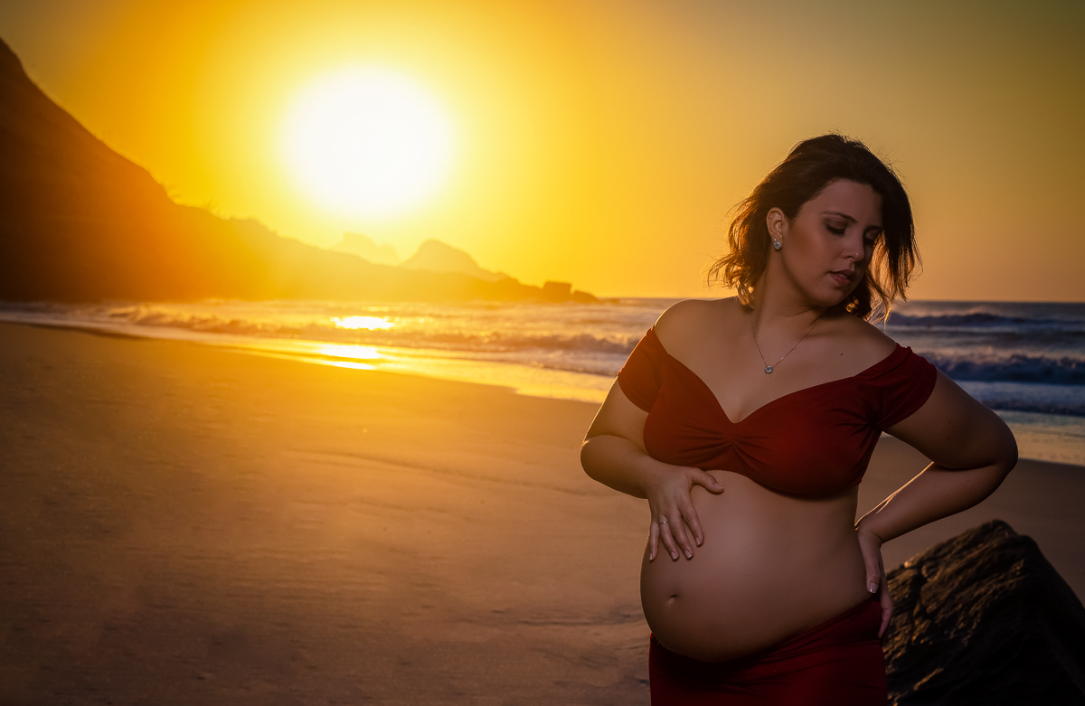 Book externo de gestante ao nascer do sol-prainha-grumari/rj