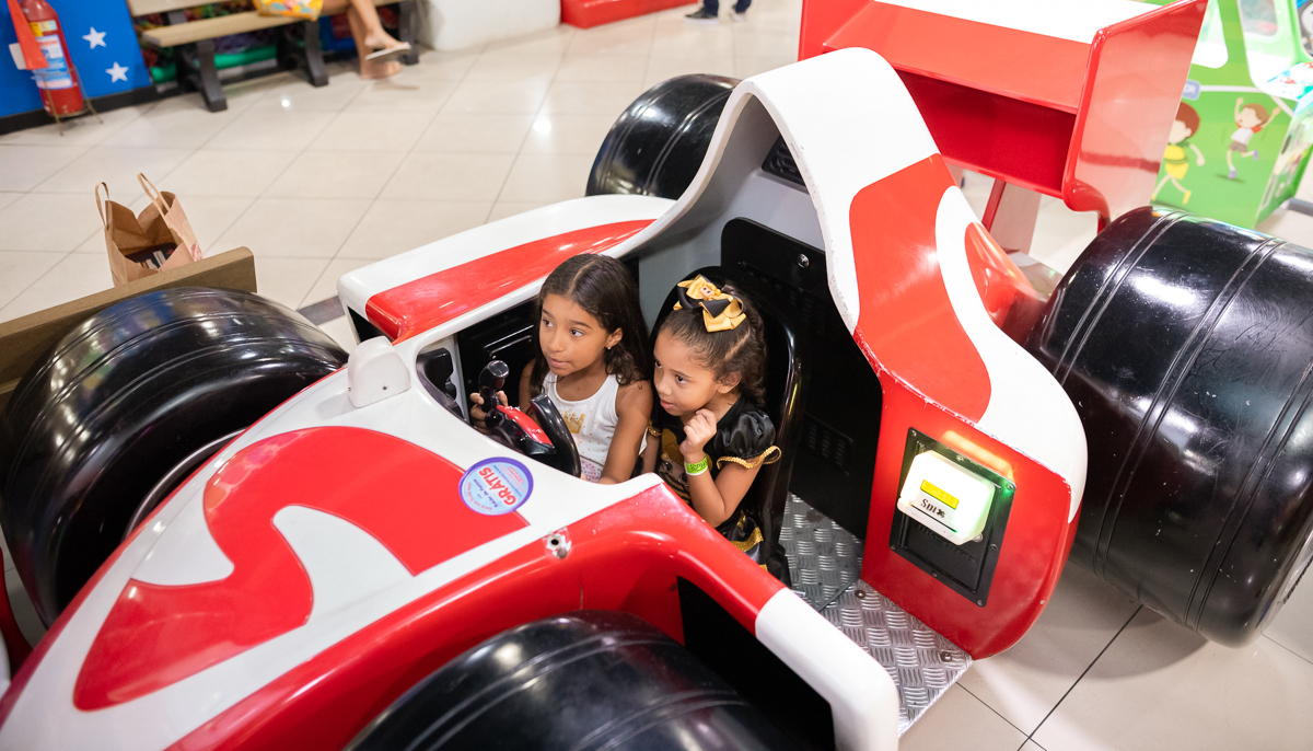 brinquedos no playtoy em aniversário-rebeca