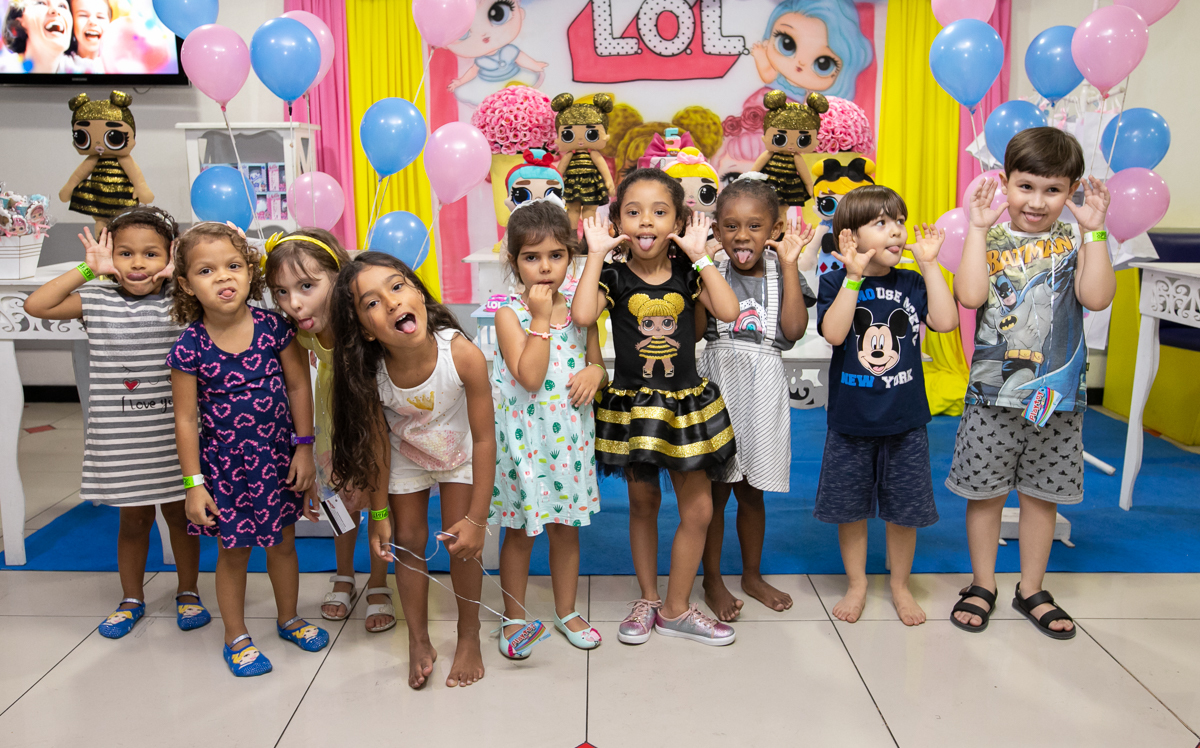 diversão com amigos em festa de 05 anos-playtoy 