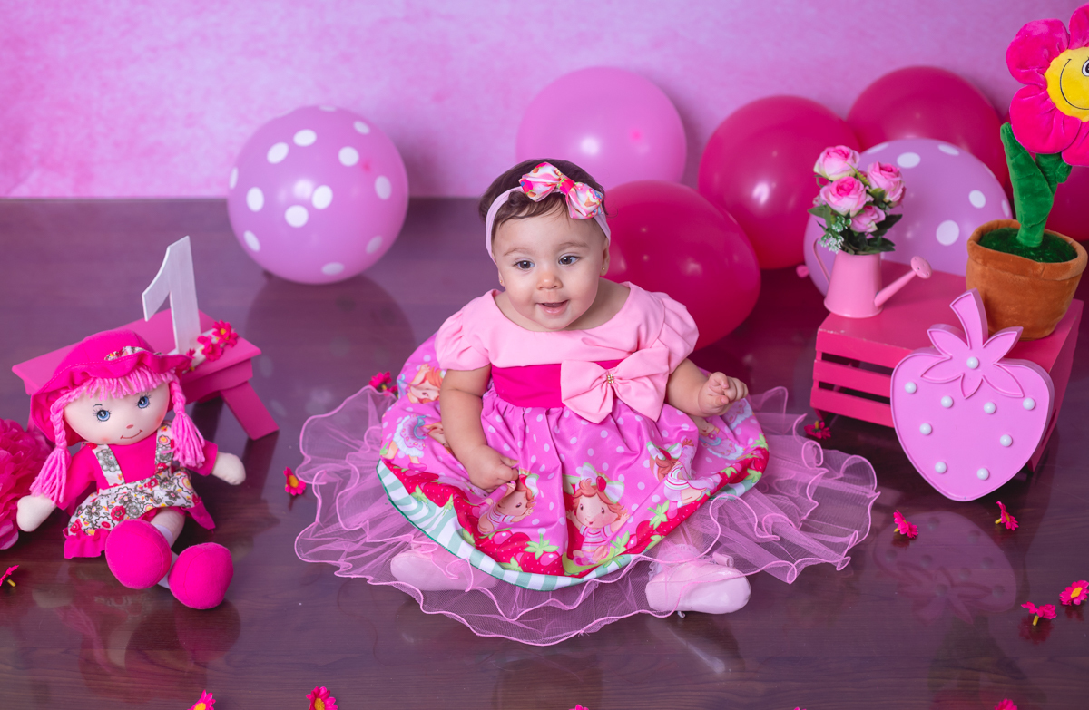 ensaio pré aniversário de 1 ano-moranguinho  baby