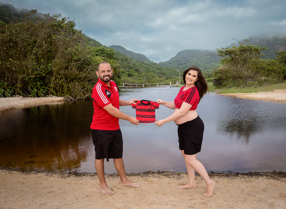 gestante flamenguista em ensaio fotográfico externo-grumari-rj