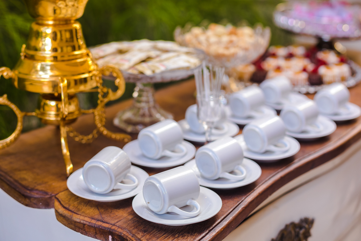 detalhes mesa de chá em mini wedding da giselle e fred em botafogo-rj