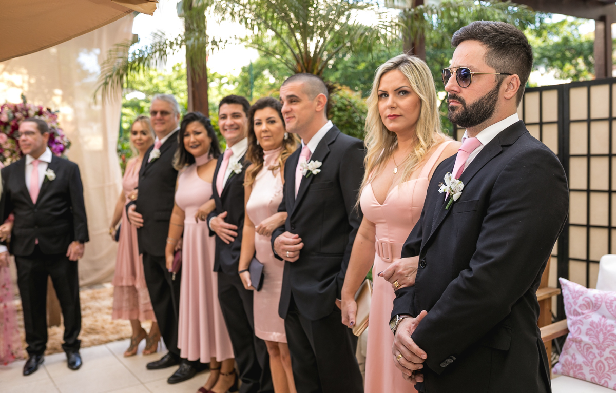 padrinhos na cerimônia intimista dos noivos giselle e fred-botafogo