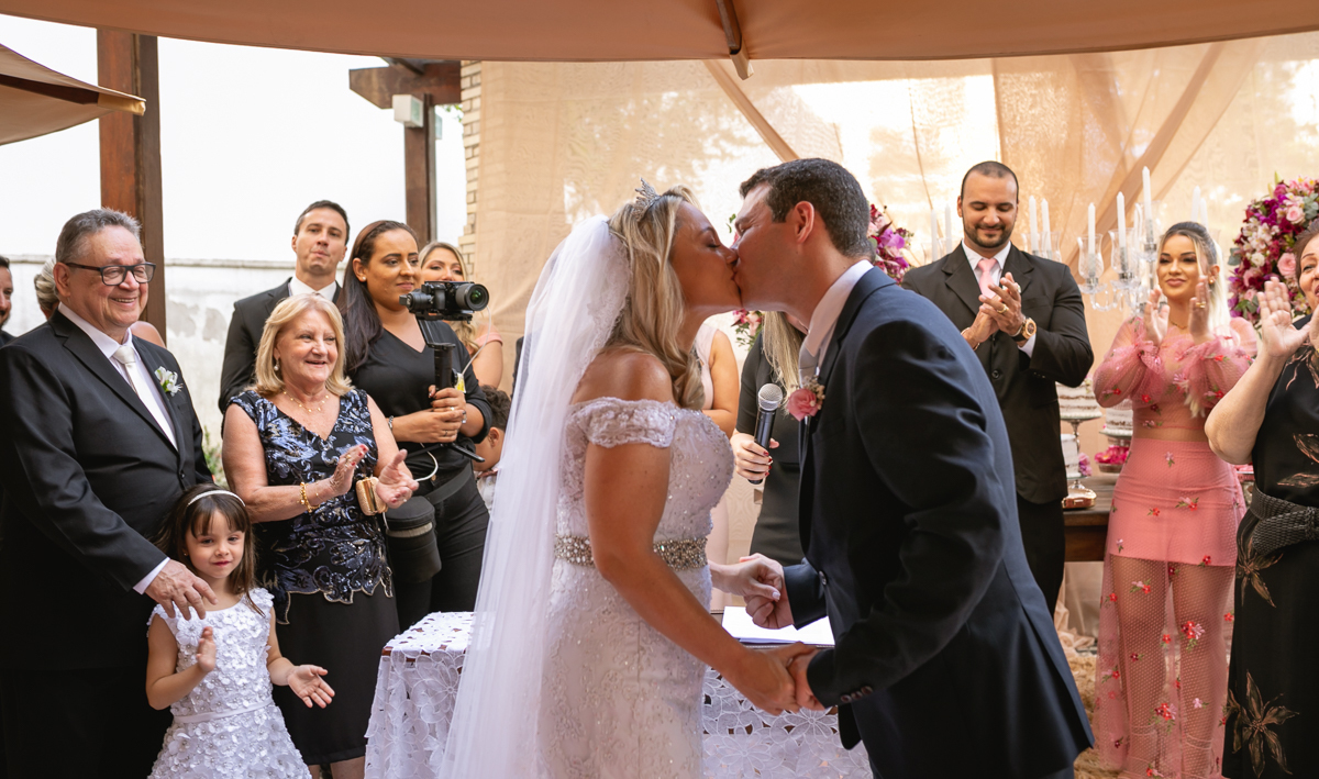 beijo noivos-casamentos-mini wedding-