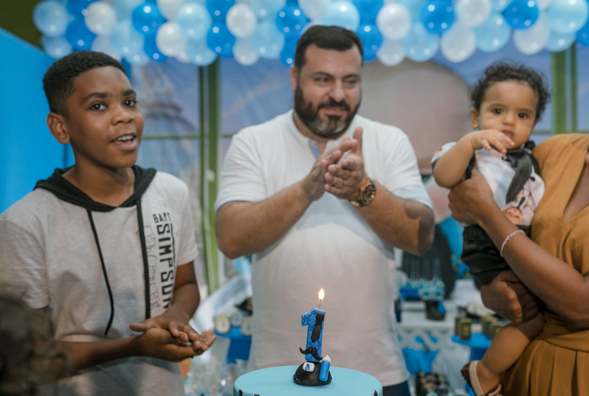 hora de cantar parabéns na festa de 1 ano do Matheus em casa de festas Tude World