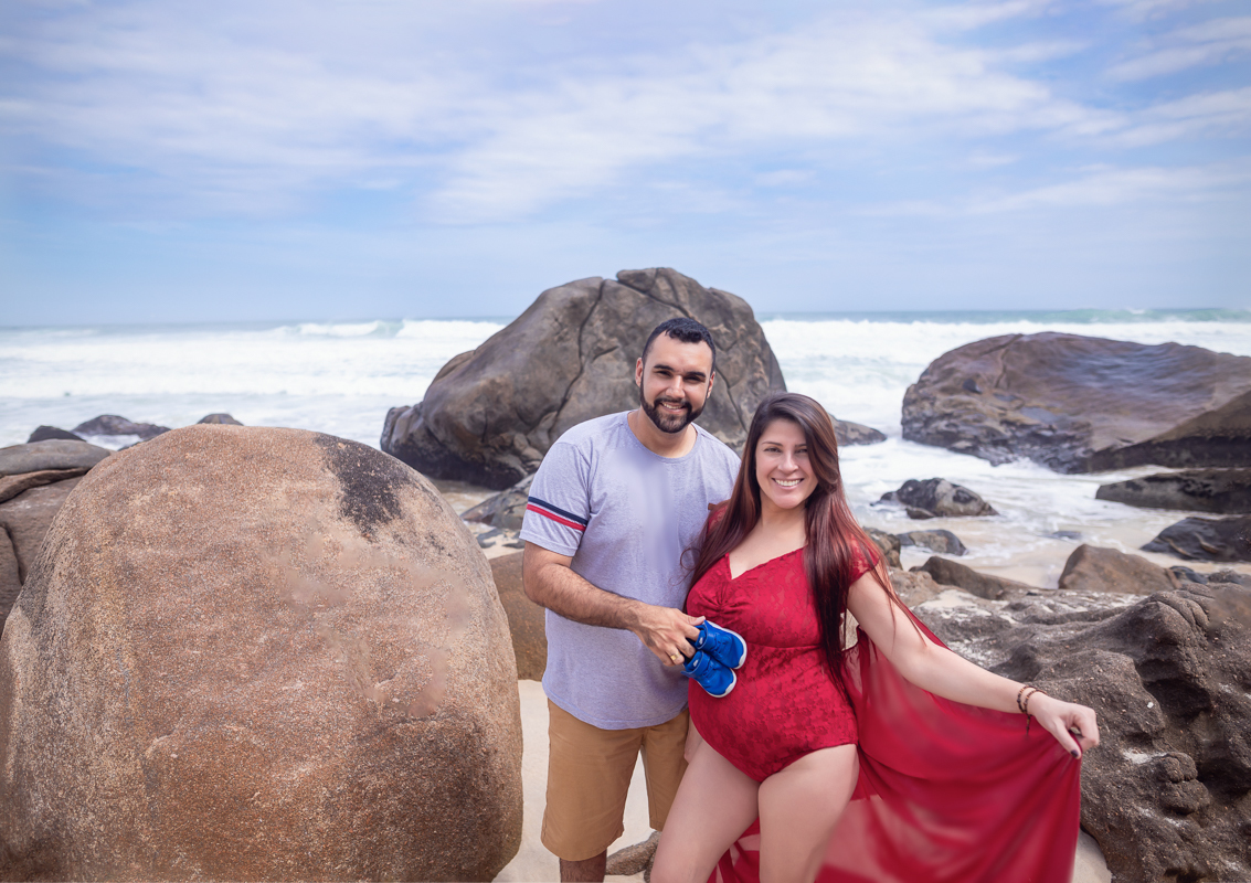 fotografia de gestante-book na praia-rj