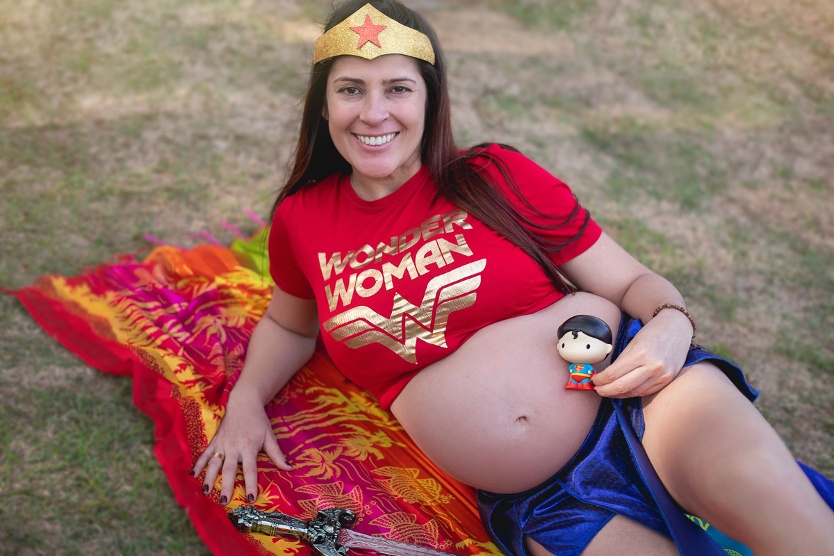 ensaio externo criativo de gestante-praia-rj