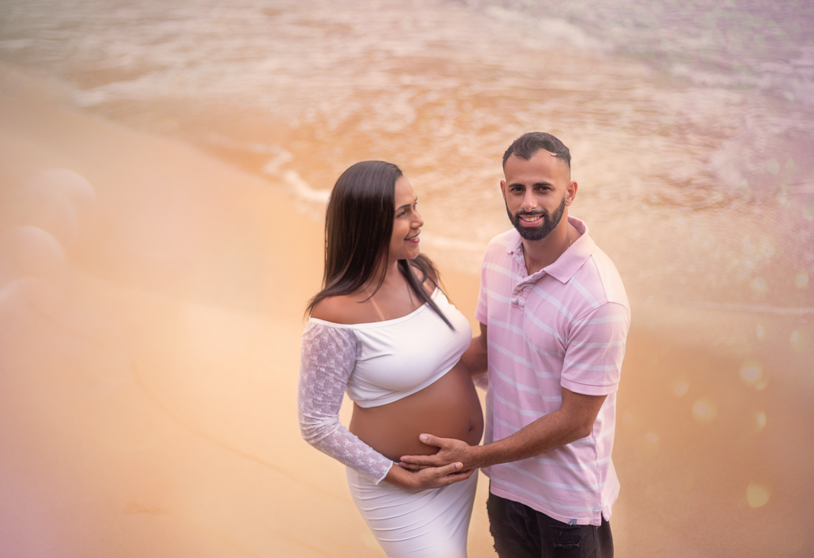 ensaio romântico de gestante em praia da urca-rj