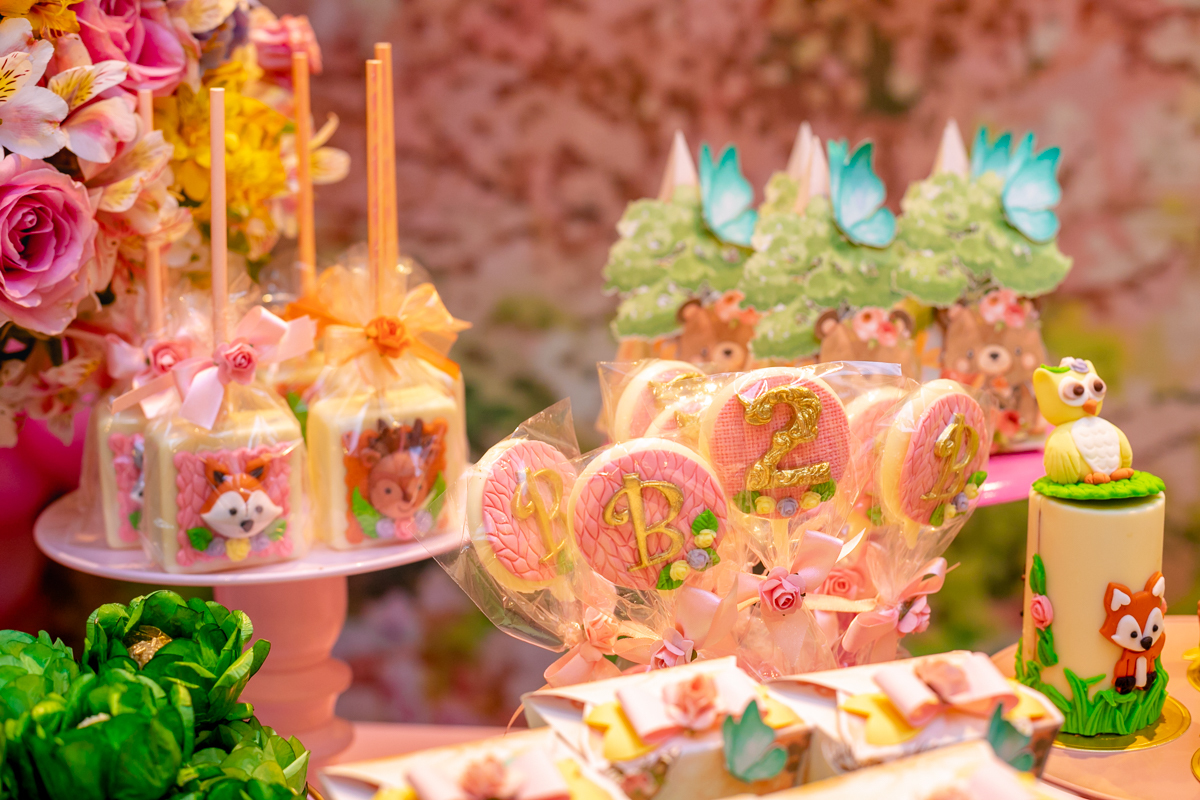 decoração pirulitos-tema woodland-rj-casa de festas brincadeira é coisa  séria-rj