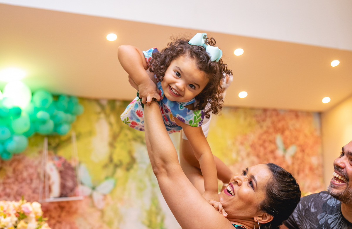 mae brinca com filha em sua festa de 2 anos em casa de festas brincadeira é coisa seria-rj