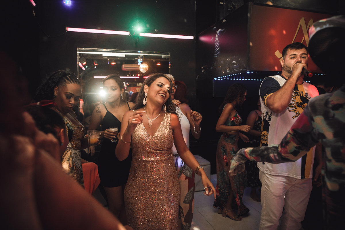 mãe debutante na pista de dança em aniversário 15 anos-mesopotâmia casa de festas-rj