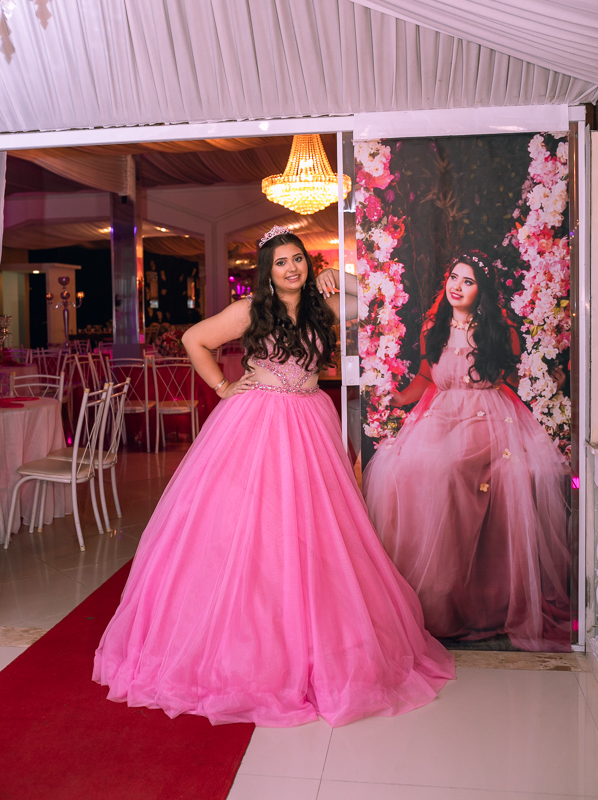 debutante faz poe em seu aniversario-mesopotâmia casa de festas/bangu-rj