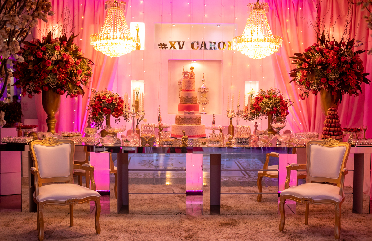 decoração luxuosa em casa de festas mesopotâmia-aniversário 15 anos-Carol