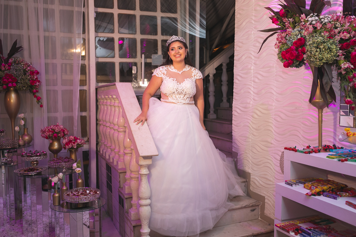 Entrada debutante para abrir sua festa de aniversário em mesopotâmia casa de festas-rj