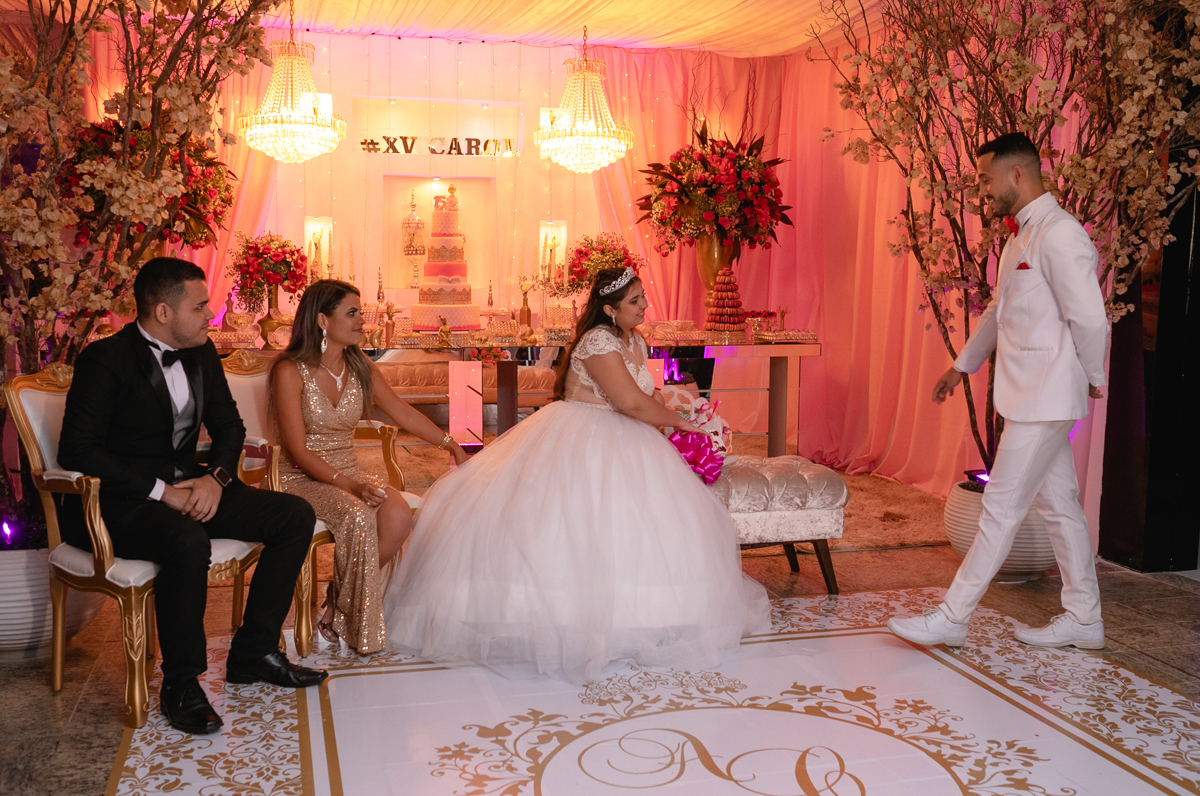 hora da valsa com o príncipe em aniversário de 15 anos-mesopotâmia casa de festas-rj