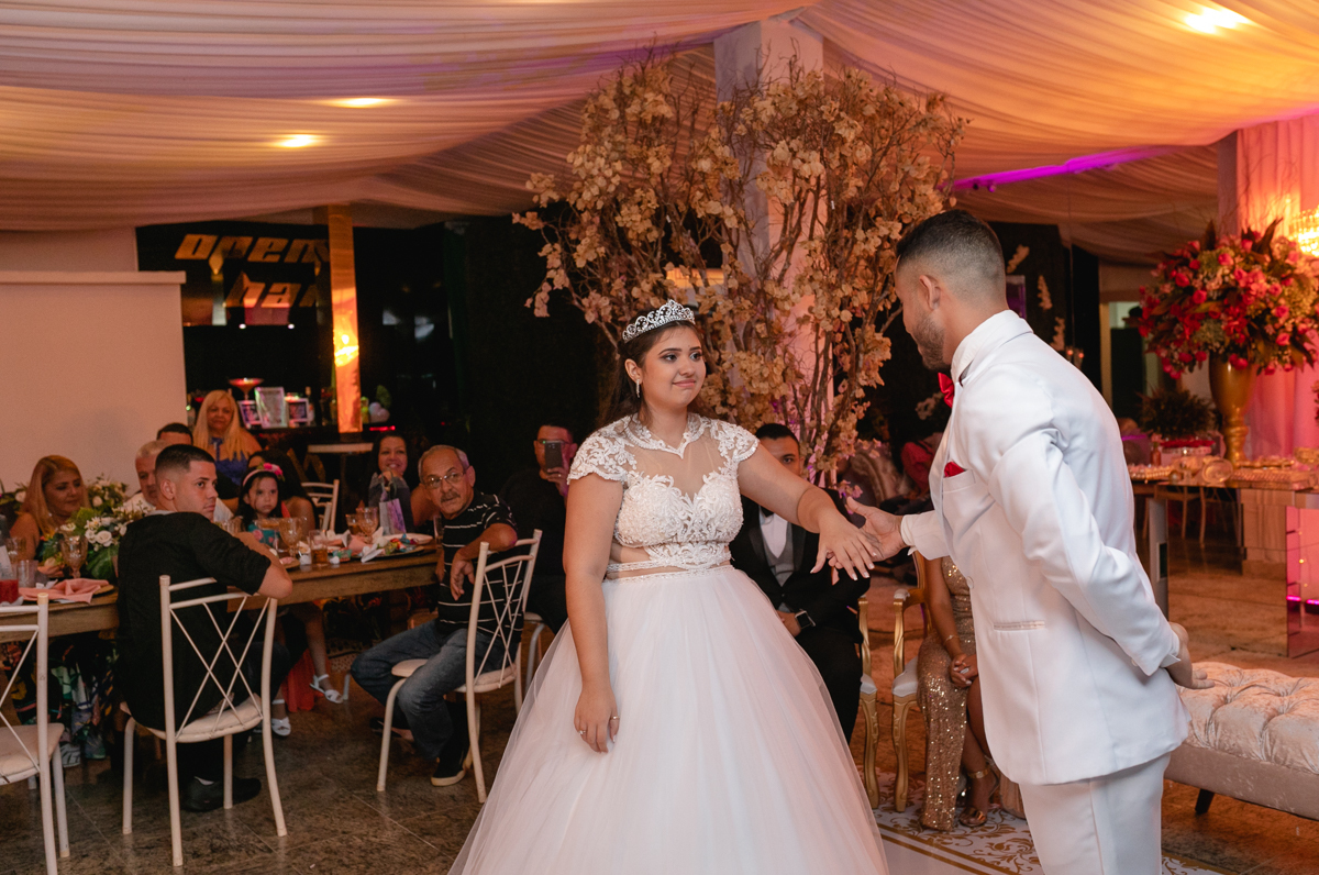 valsa em aniversário de 15 anos Carol-mesopotâmia casa de festas/rj