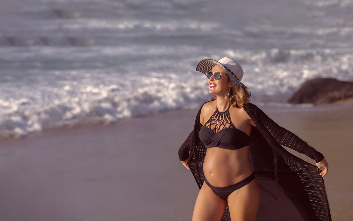 book fotográfico gestacional externo-caminhando na praia/prainha/rj