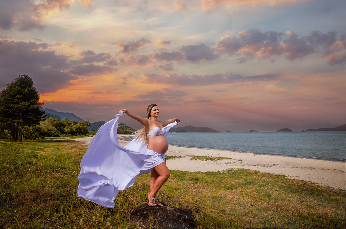 gestante em ensaio externo praia do sahy-rj-mangaratiba