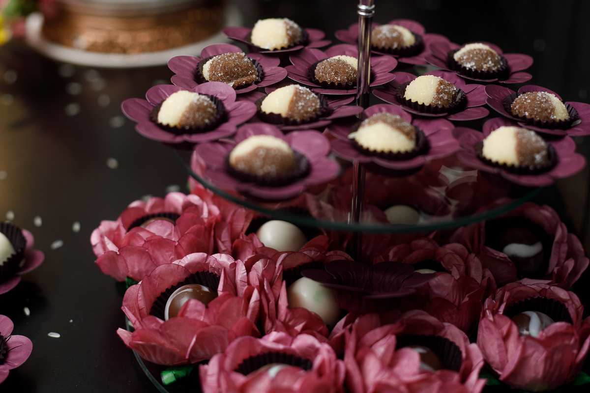 Detalhes mesa de doces em um mini wedding/ RJ-Mocellin-Ilha do Governador