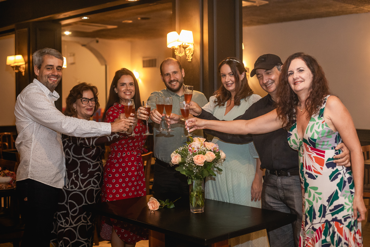 brindando em mini wedding,-churrascaria Mocellin-RJ