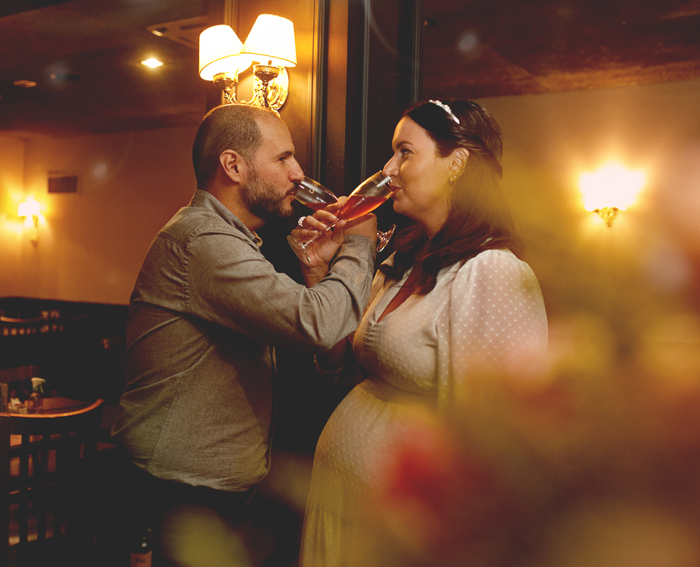 noivos brindam mini wedding, na Mocellin -Churrascria/rj