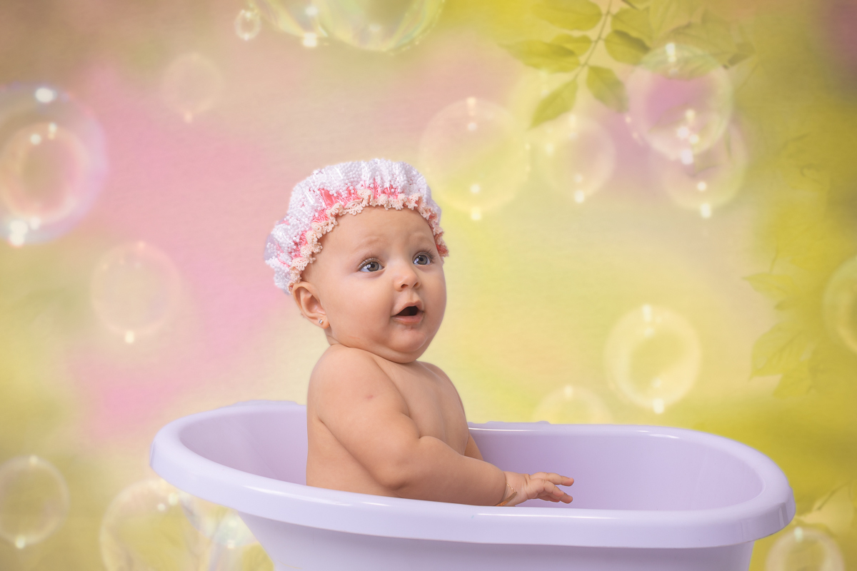 ensaio infantil na em estúdio-banheirinha