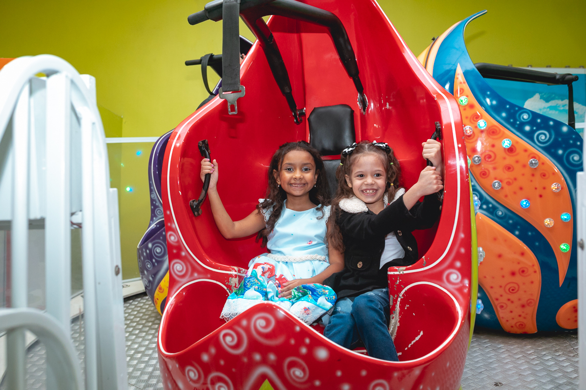 brinquedos eletrônicos em CT SUPER INFANTIL-fotografia infantil-pequena sereia -mariana faz 7